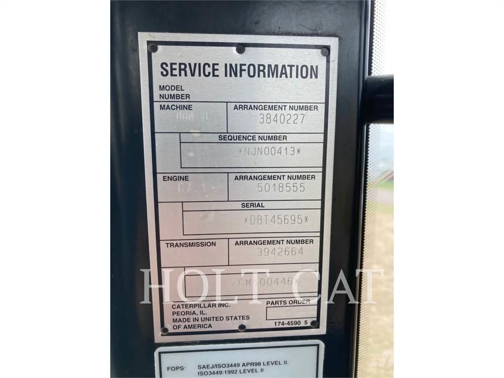 CAT D6N XL Верижни булдозери
