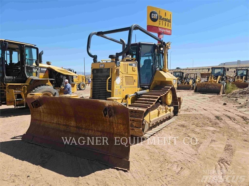 CAT D6N XL Верижни булдозери

