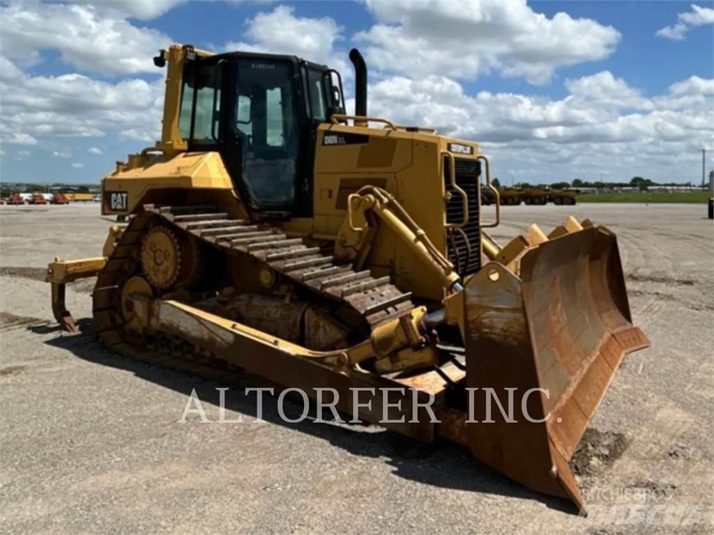 CAT D6N XL SU Верижни булдозери
