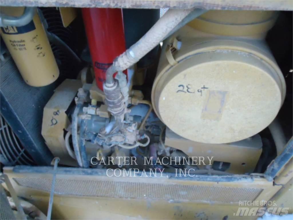 CAT D6NLGP Верижни булдозери
