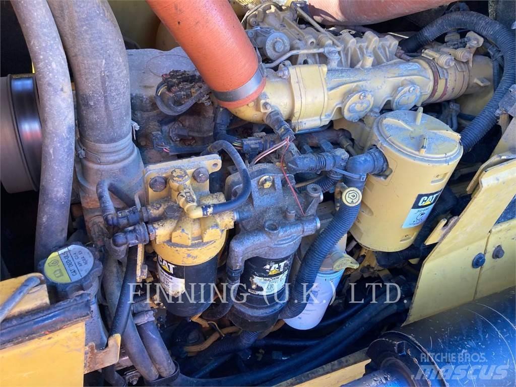 CAT D6NLGP Верижни булдозери
