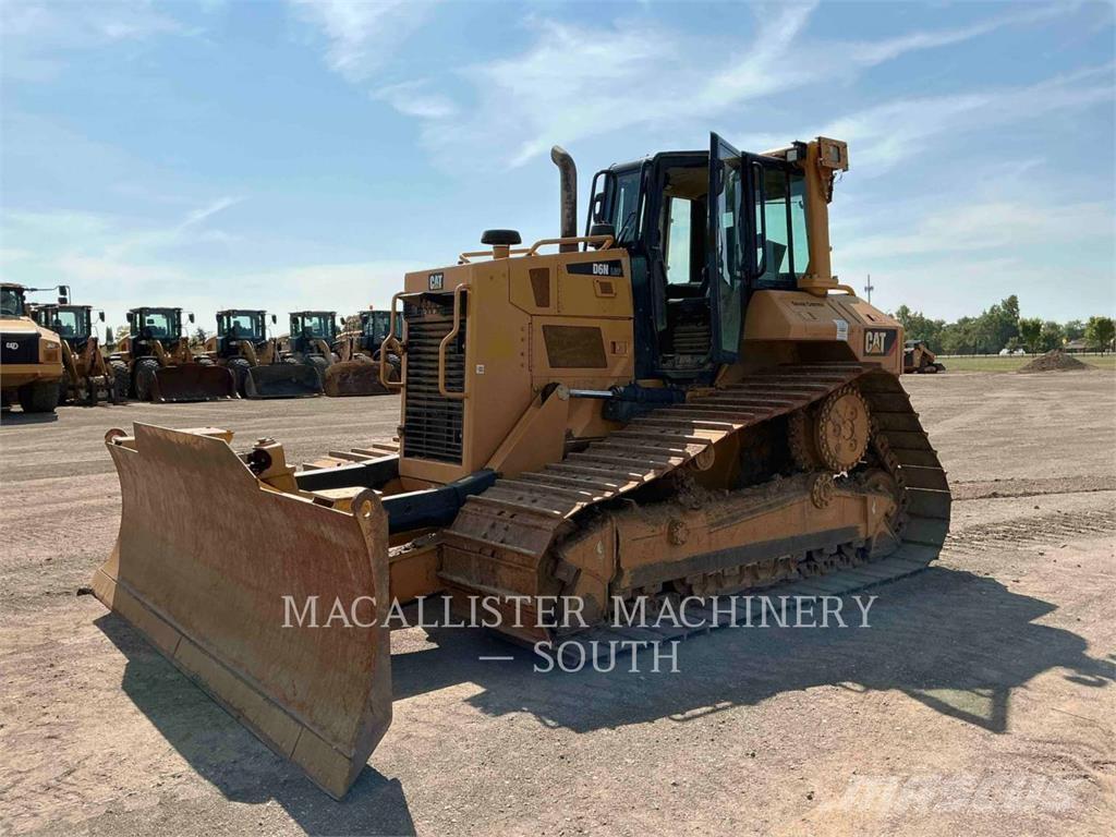 CAT D6NLGP Верижни булдозери
