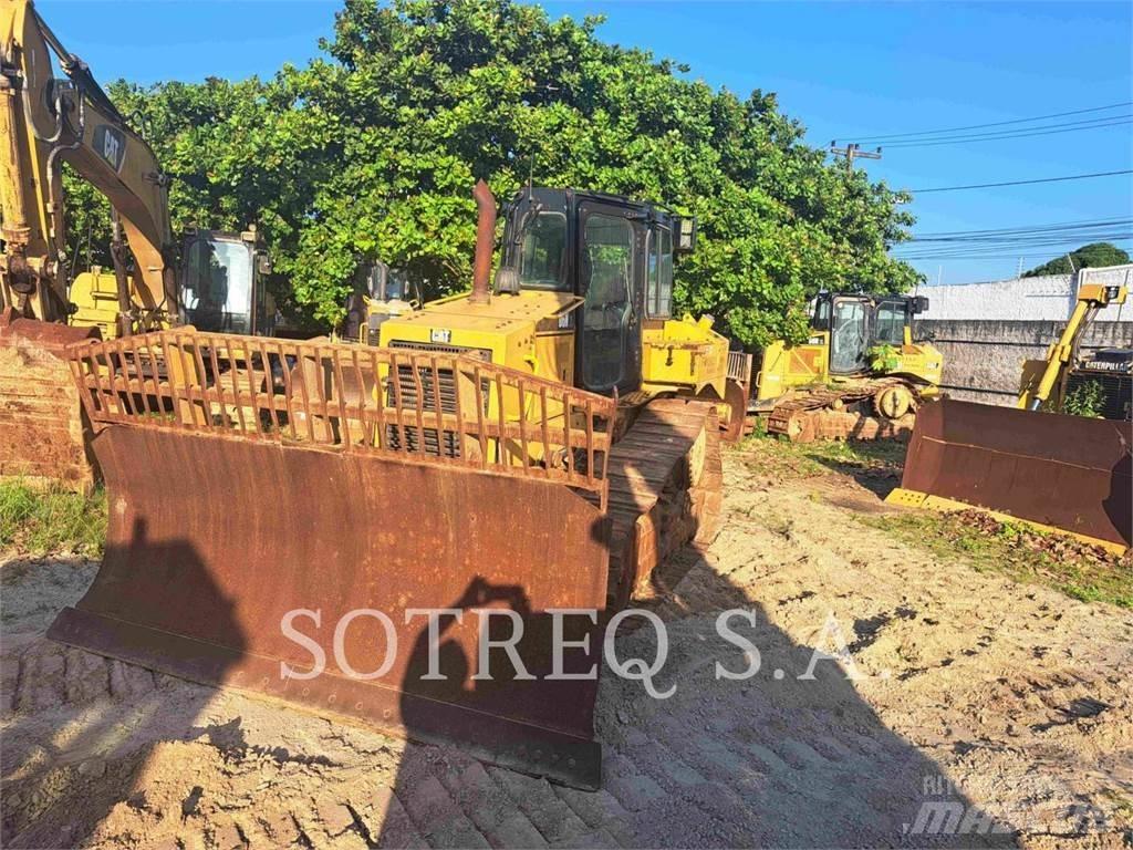 CAT D6NXL Верижни булдозери
