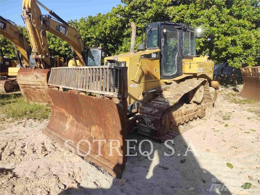 CAT D6NXL Верижни булдозери

