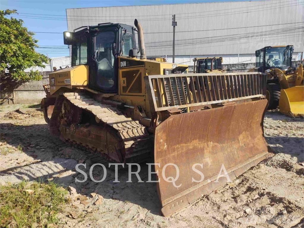 CAT D6NXL Верижни булдозери
