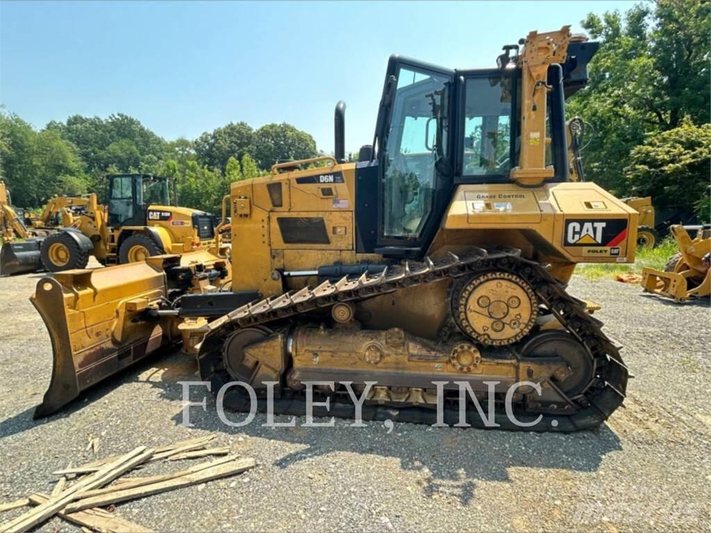 CAT D6NXL Верижни булдозери
