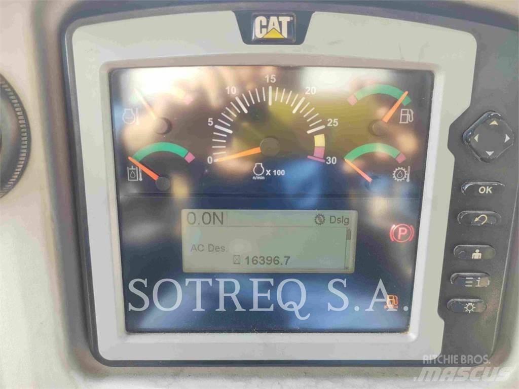 CAT D6NXL Верижни булдозери
