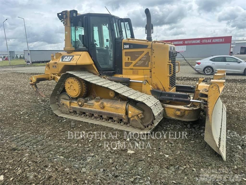 CAT D6NXL Верижни булдозери
