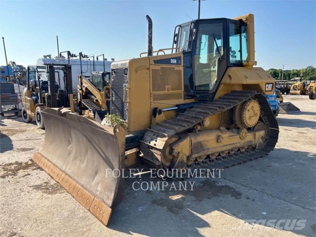 CAT D6NXL Верижни булдозери
