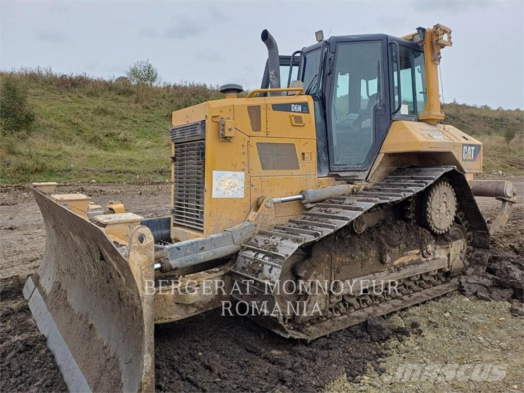 CAT D6NXL Верижни булдозери
