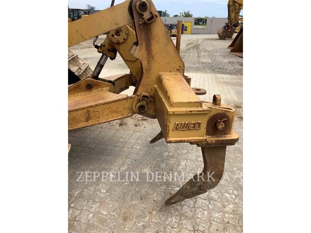CAT D6R Верижни булдозери
