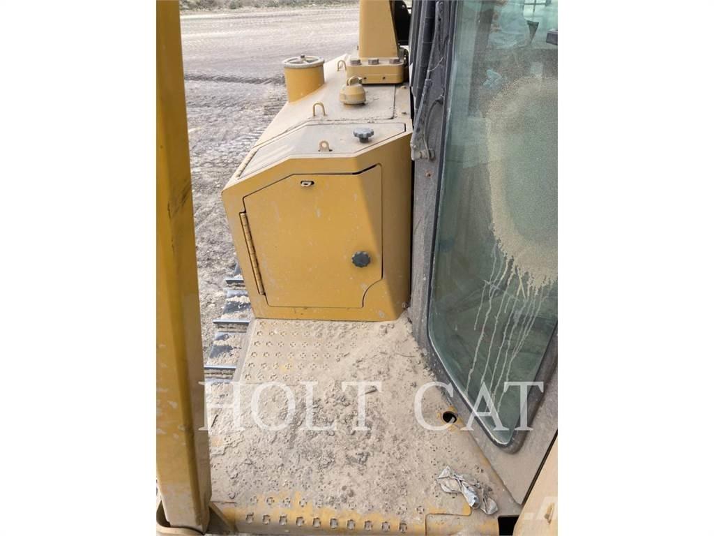 CAT D6T Верижни булдозери
