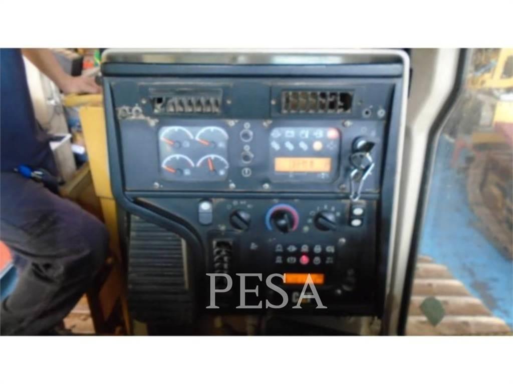 CAT D6T Верижни булдозери
