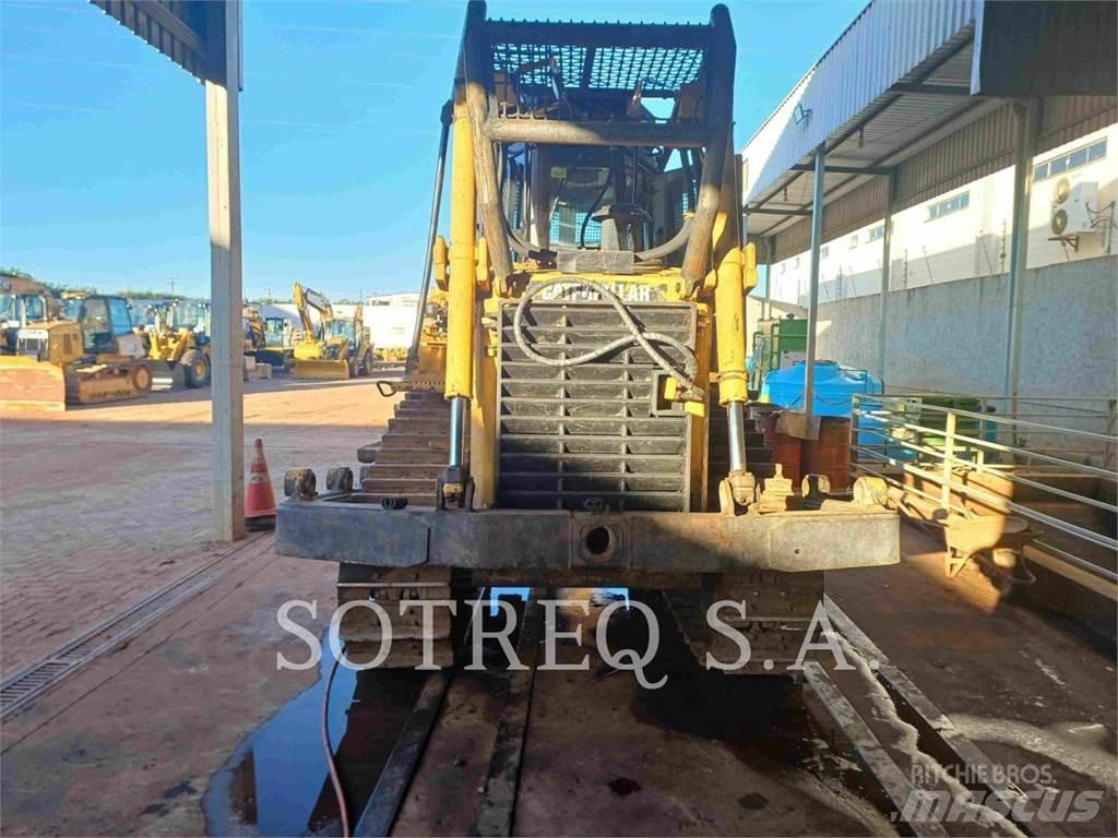 CAT D6T Верижни булдозери
