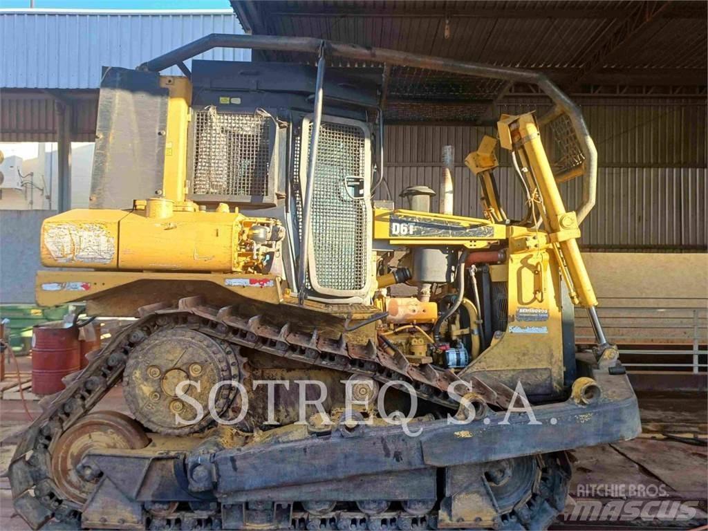 CAT D6T Верижни булдозери
