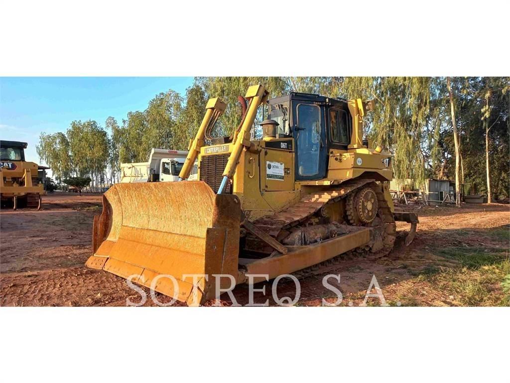 CAT D6T Верижни булдозери
