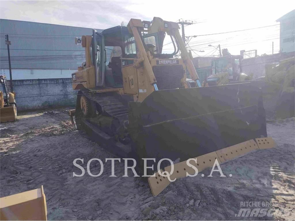 CAT D6T Верижни булдозери
