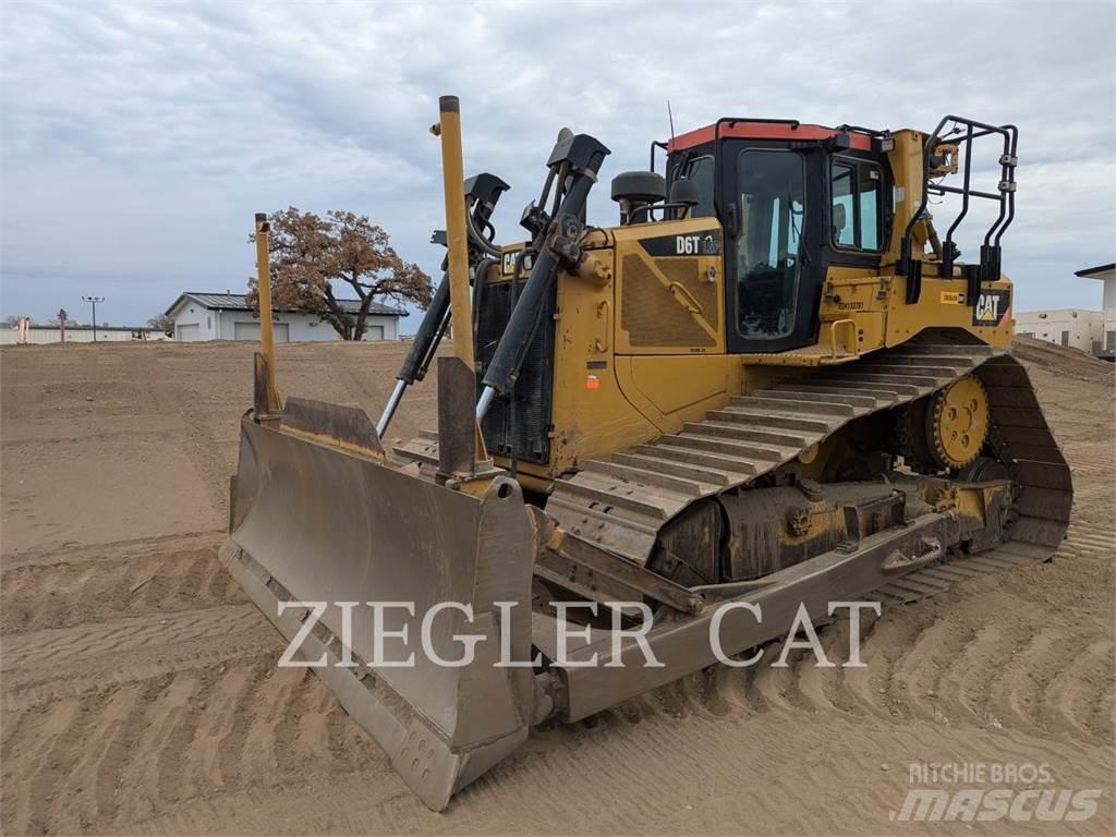 CAT D6T Верижни булдозери
