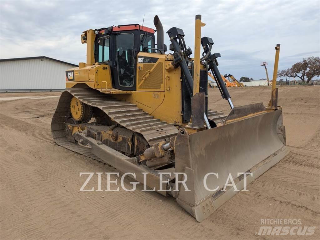 CAT D6T Верижни булдозери
