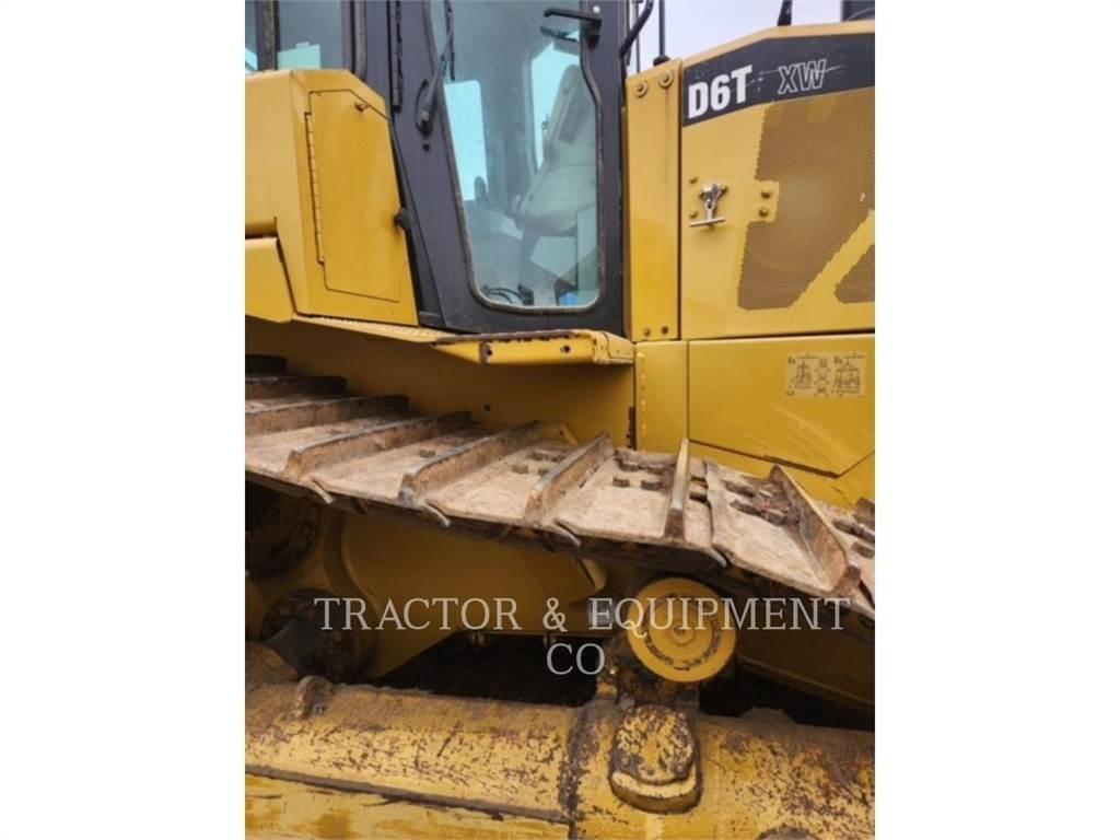 CAT D6T Верижни булдозери
