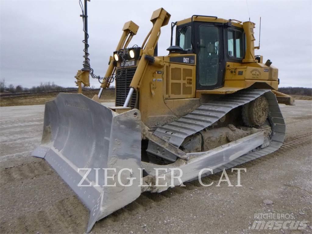 CAT D6T Верижни булдозери
