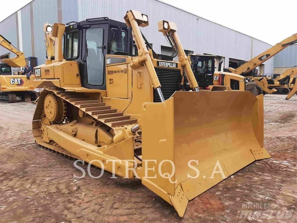 CAT D6T Верижни булдозери
