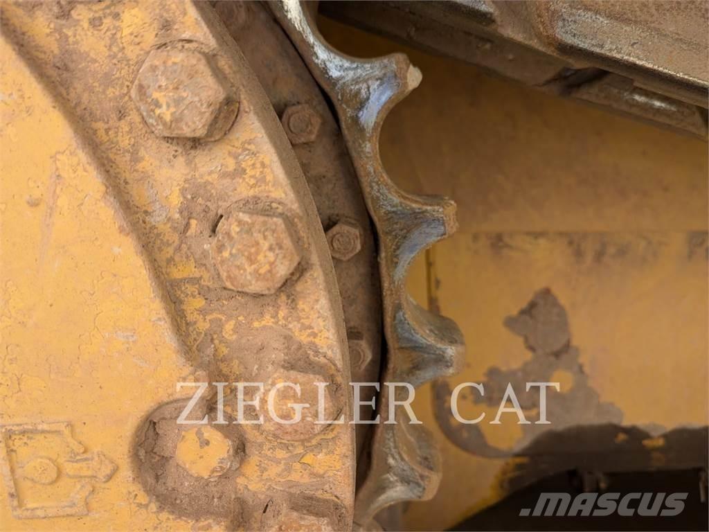 CAT D6T Верижни булдозери
