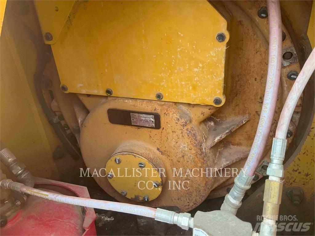 CAT D6T Верижни булдозери
