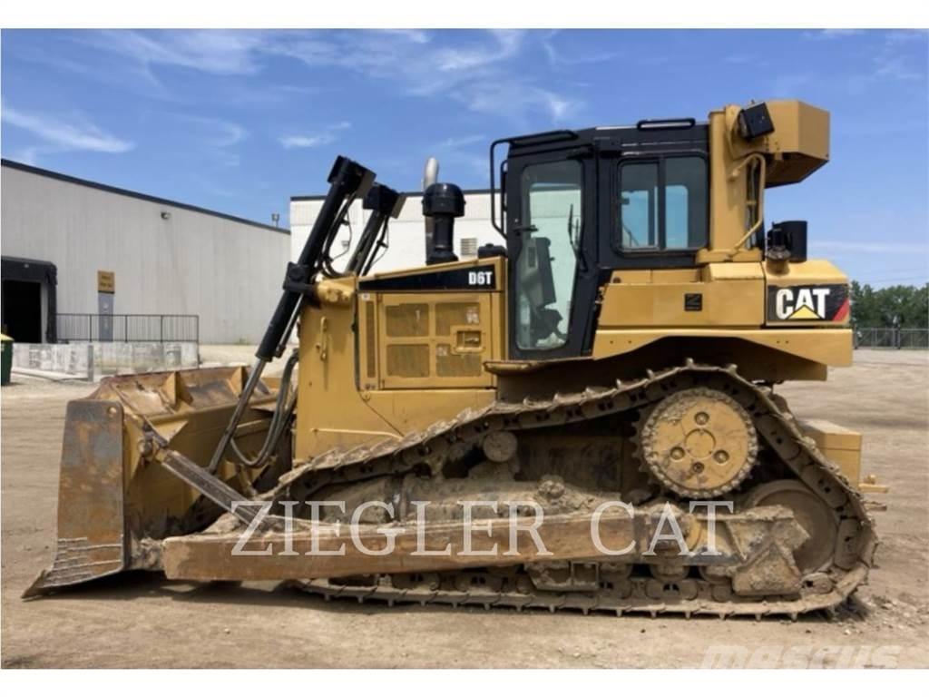 CAT D6T Верижни булдозери
