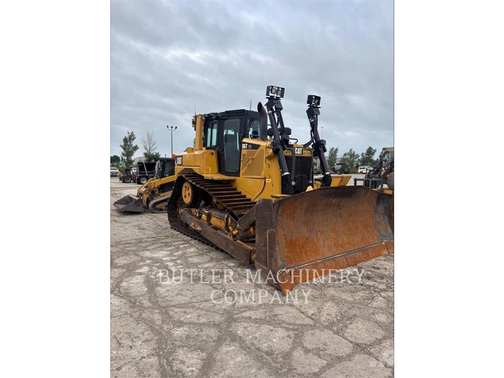 CAT D6T Верижни булдозери
