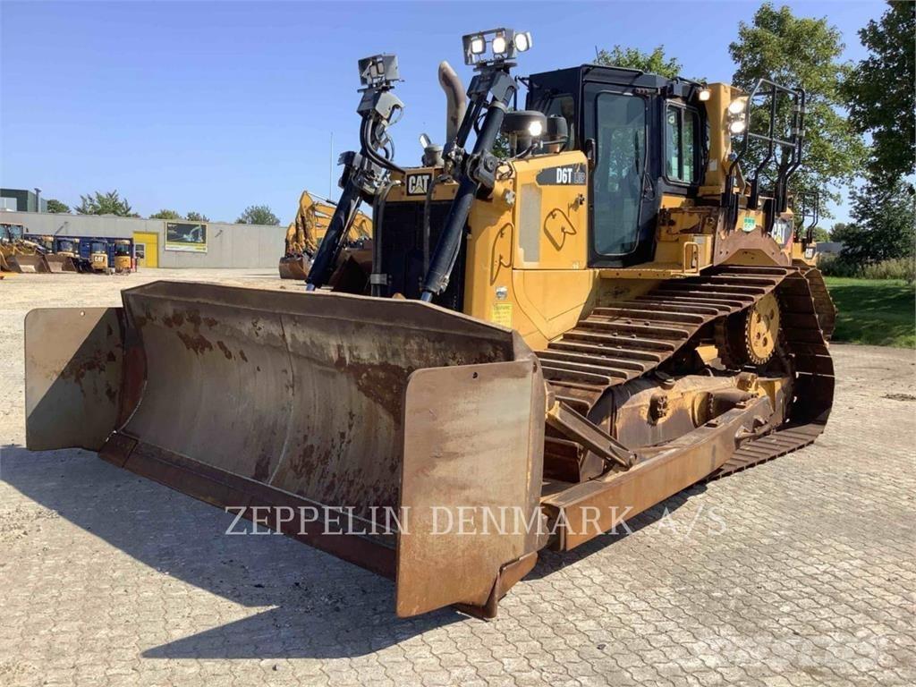 CAT D6T Верижни булдозери
