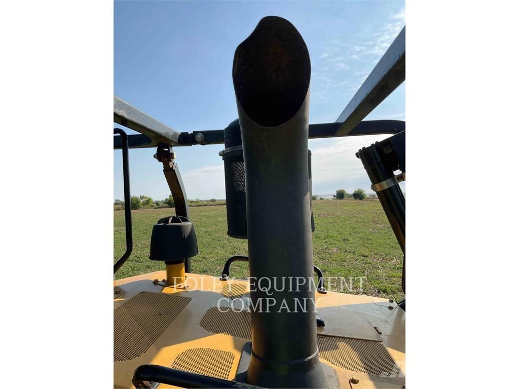 CAT D6T Верижни булдозери
