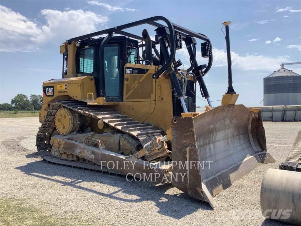 CAT D6T Верижни булдозери
