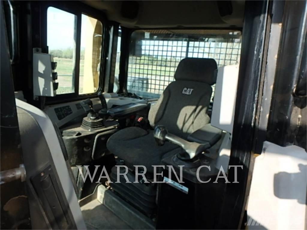 CAT D6T 4XLARO Верижни булдозери
