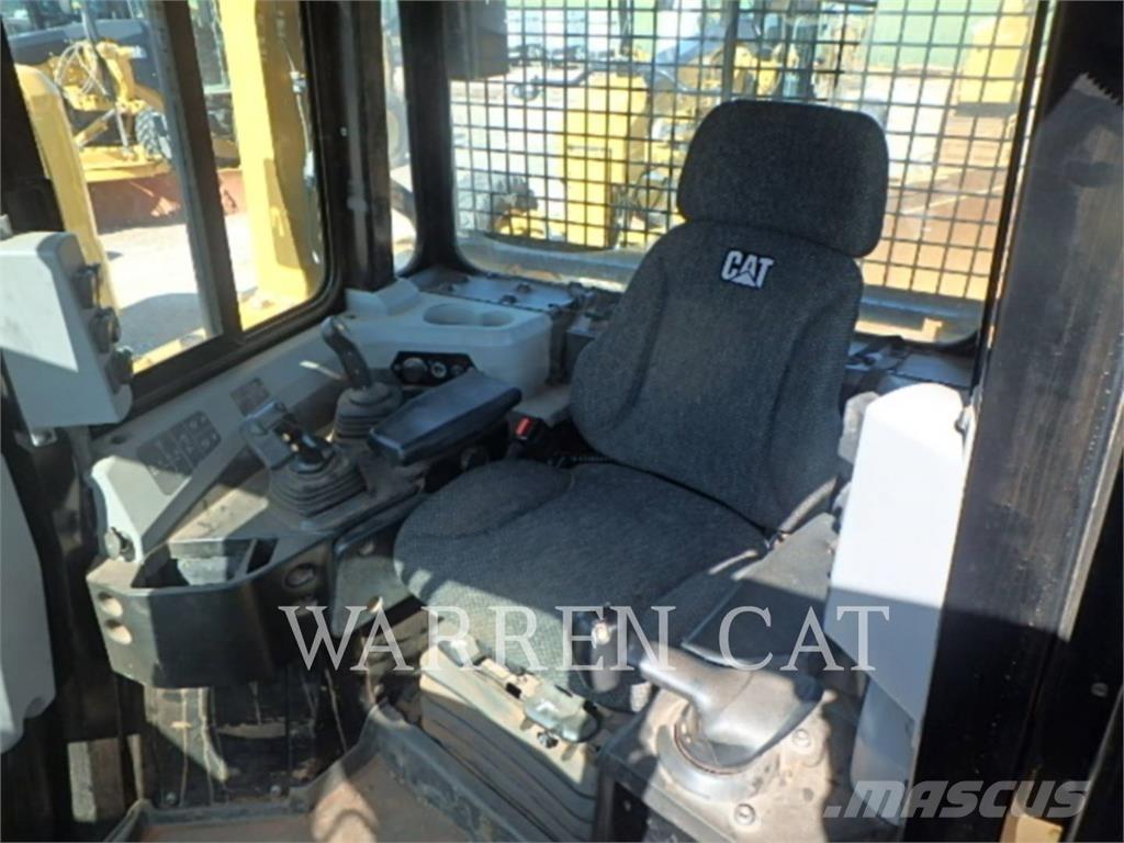 CAT D6T 4XLARO Верижни булдозери
