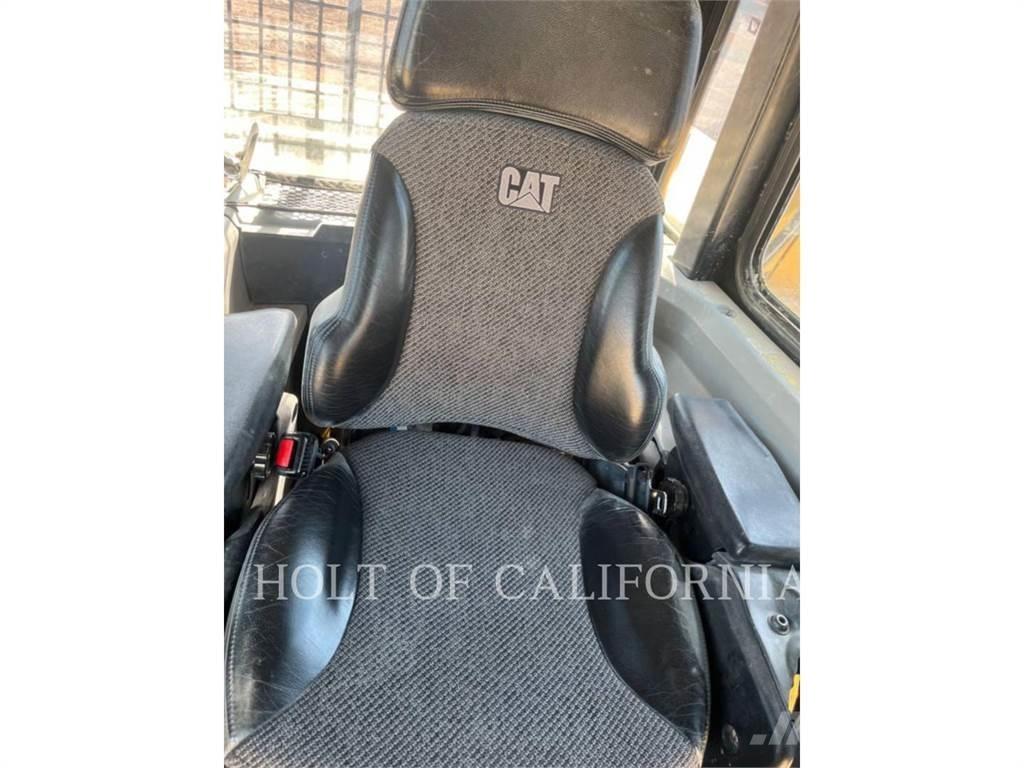 CAT D6T LGP Верижни булдозери
