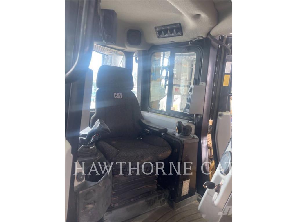 CAT D6T SL Верижни булдозери
