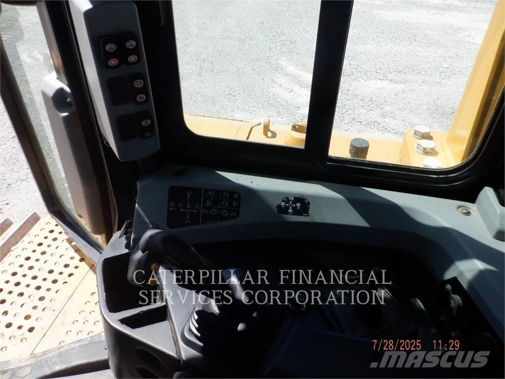 CAT D6TVP Верижни булдозери
