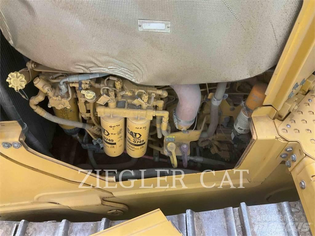 CAT D6XE Верижни булдозери
