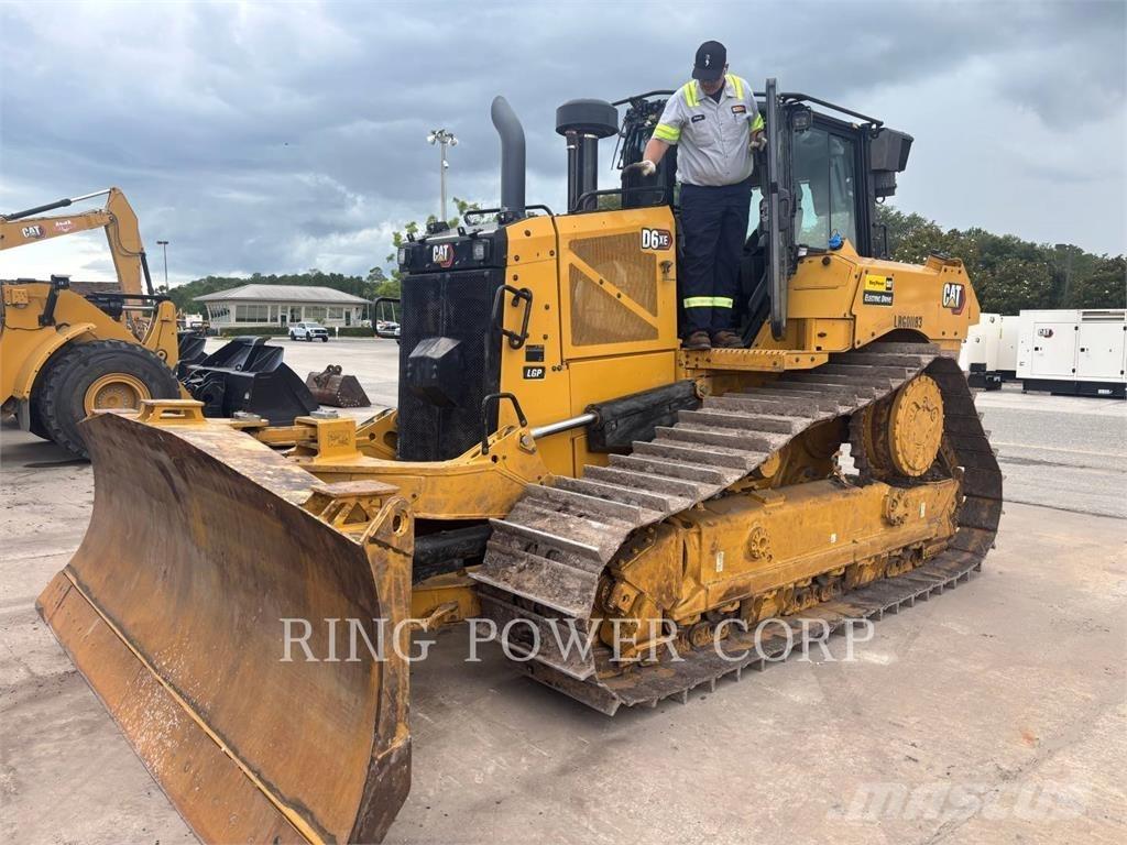 CAT D6XEVPAT Верижни булдозери
