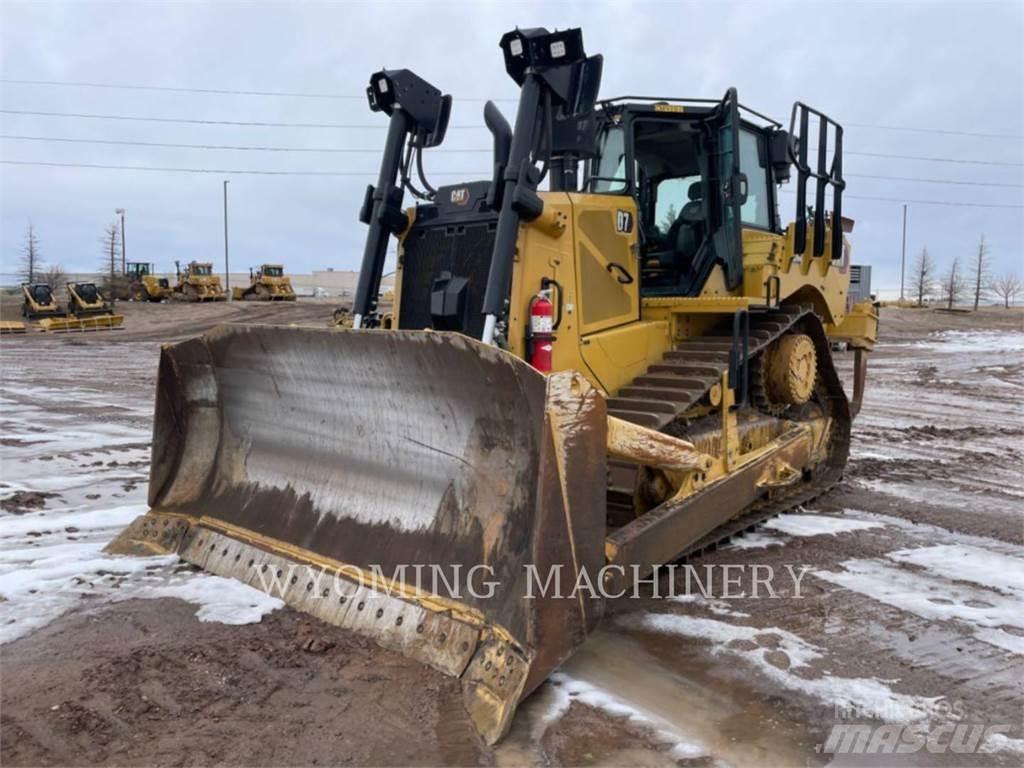 CAT D7 Верижни булдозери

