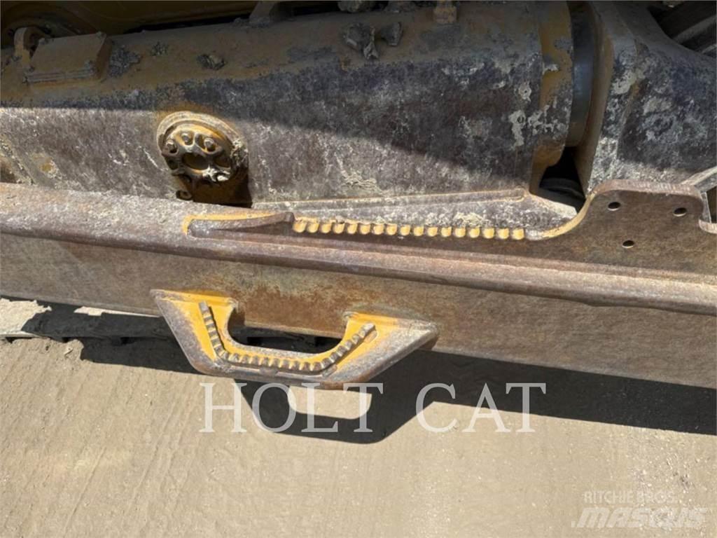 CAT D7 Верижни булдозери
