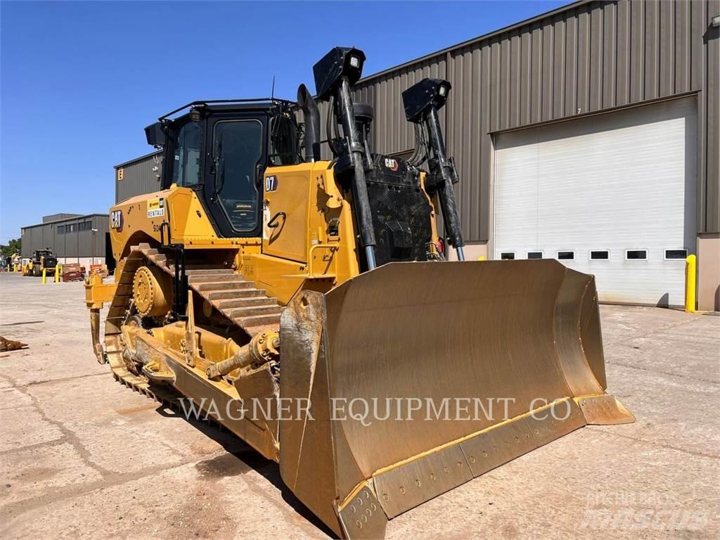 CAT D7 Верижни булдозери
