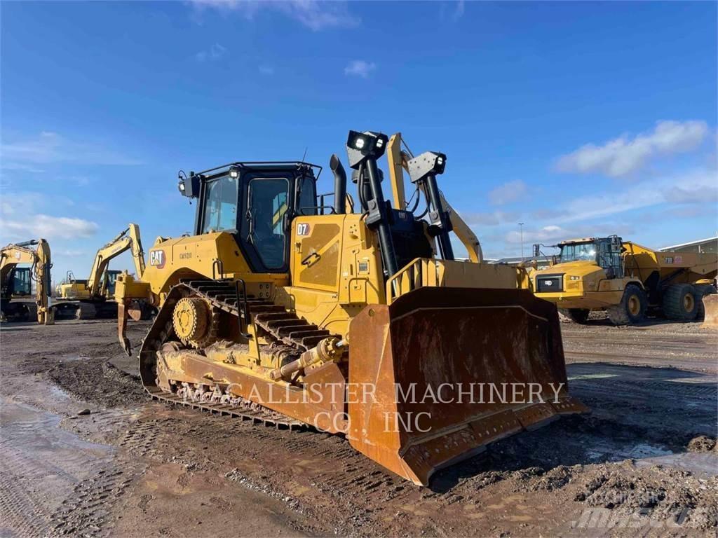 CAT D7 Верижни булдозери
