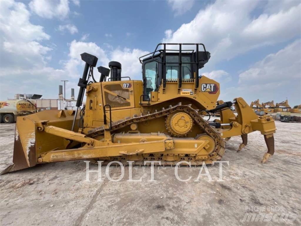 CAT D7 Верижни булдозери
