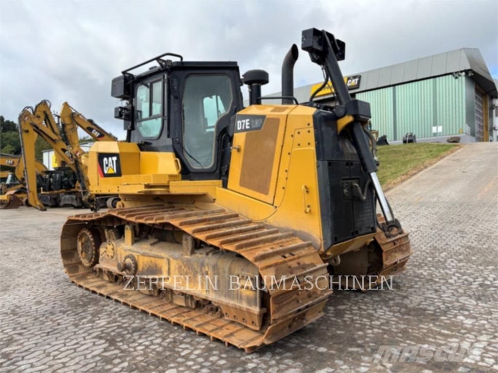 CAT D7E Верижни булдозери
