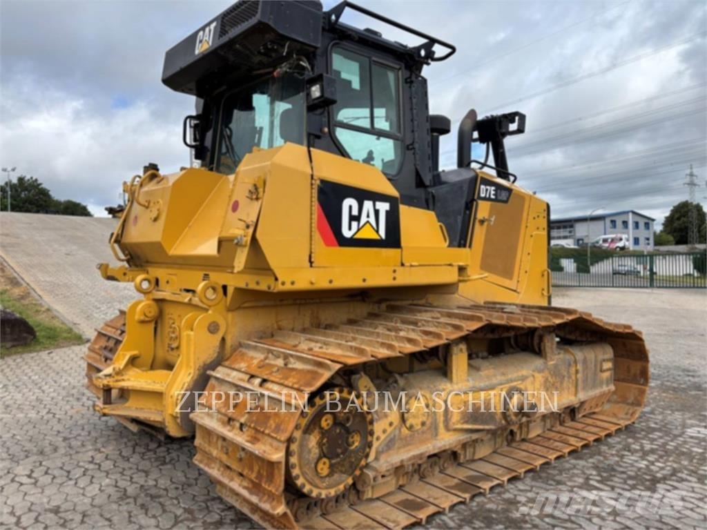 CAT D7E Верижни булдозери
