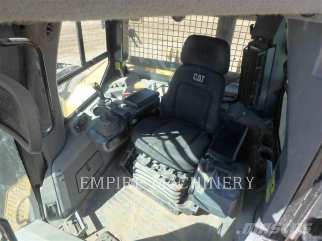 CAT D7E Верижни булдозери
