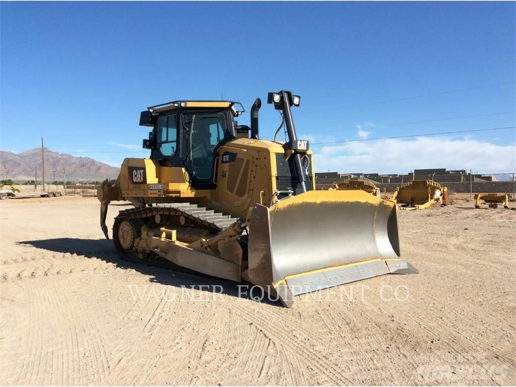 CAT D7E Верижни булдозери
