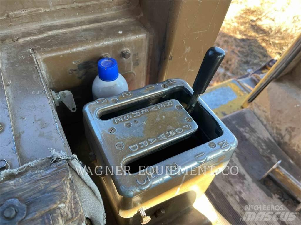 CAT D7G Верижни булдозери
